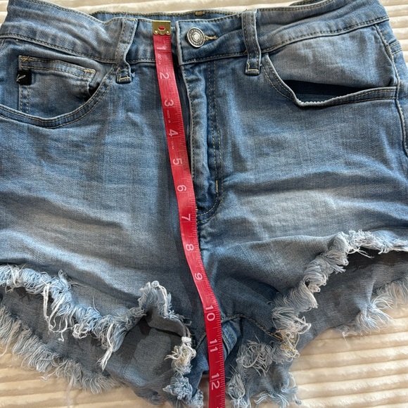 KanCan Frayed Hem Distressed Jean Shorts Light Blue 9/28 - Picture 4 of 10